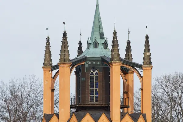 Rozhledna Novogotický templ v zámeckém parku Krásný Dvůr