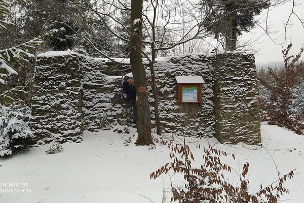Pozůstatky rozhledny hraběte Walderode